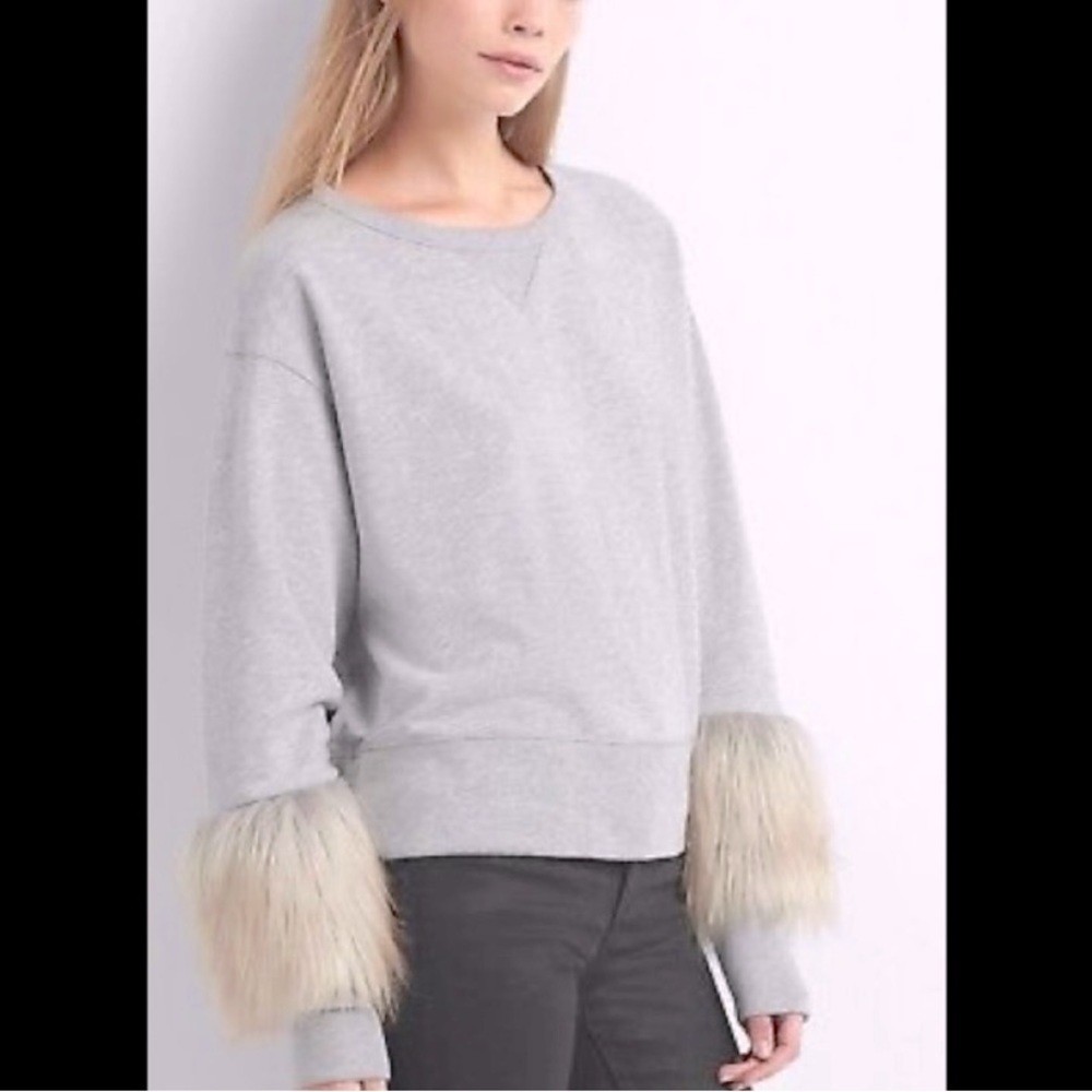 Gap sweatshirt faux fur trim sleeves medium
